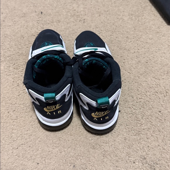 Nike Air Diamond Turf Shoes - Picture 3 of 5